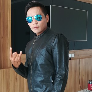 一只快乐的小羊