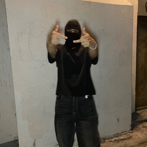 Caminando por la city (Explicit)