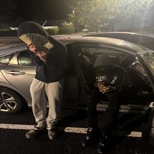 For a minute (feat. Juggedya, Luh Jax & Dju6nn|Explicit)