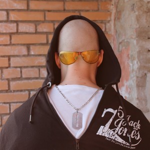 Чем дышит район (Explicit)