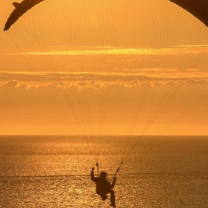 奋进的号角伴奏 (伴奏)