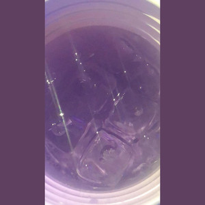 it's rainy day and i can't stop missing you.