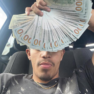 Lay Low (feat. YOUNG HOLLOW) (Explicit)