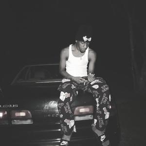 MOTO (Intro) (feat. Malcolm Kells) (Explicit)