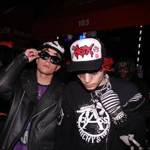 misfits in designer (feat. Z!0N) (Explicit)