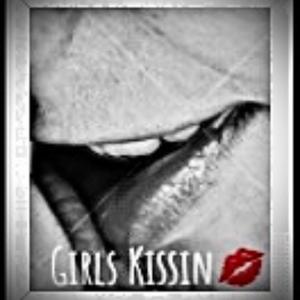 Girls Kissin (Explicit)