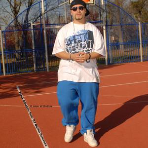 O noua atitudine(feat. DJ Daniel Doicescu) (Explicit)