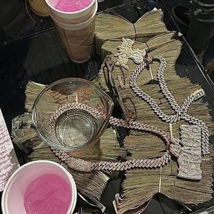 FAVORITE BUYER (feat. Juicester, Superthrowed fay fay & ghost53206) (Explicit)