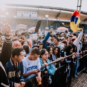 Manos Al Aire (Explicit)