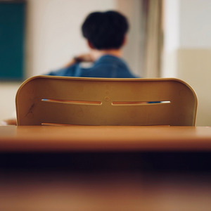 男人不如女人容易