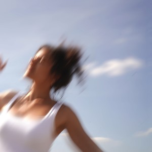 She Holds A Song (for I.)