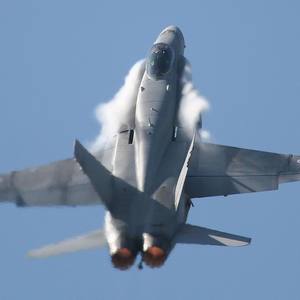 Fighter Jet(feat. kevinhilfiger)