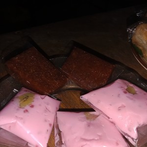 Menunggu Disini