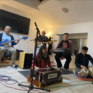 Jai Jai Radha Raman Haribol (Live)