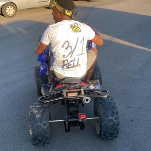 Free Flow (feat. Famouzz Dally, Kc Packman & Schemeteam Jay) (Explicit)