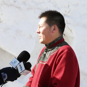 守护青城 (原版伴奏)