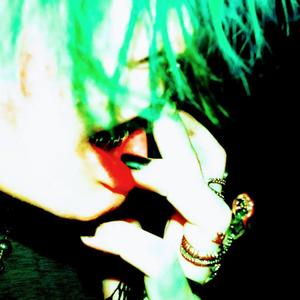 Es Hilft (feat. JibbiJabbi) (Explicit)