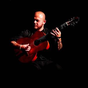 Ojos Verdes (feat. Jonathan Lewis)