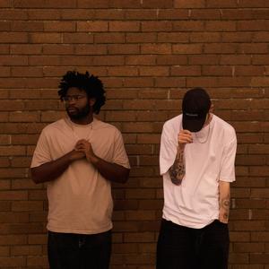 MEN SPOTTED IN TIPPEX ALLEY (Explicit)