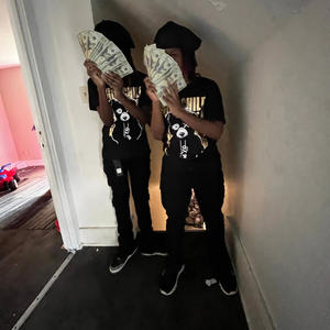 Me or bro (feat. 4200khazi) (Explicit)