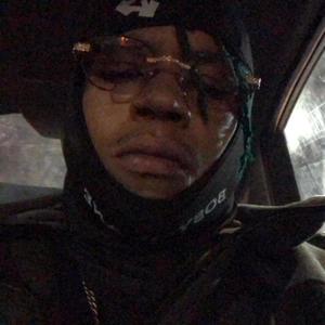 Maken Plays (Explicit)