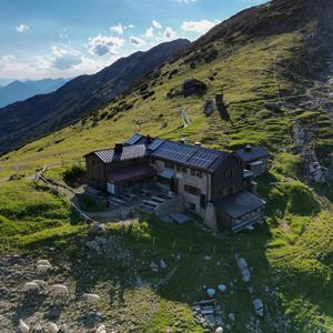 Die Days (feat. Pre$ley) (Explicit)