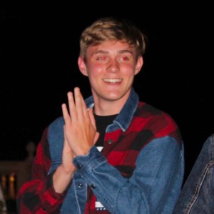 Hold Up(feat. GOD-C) (Explicit)