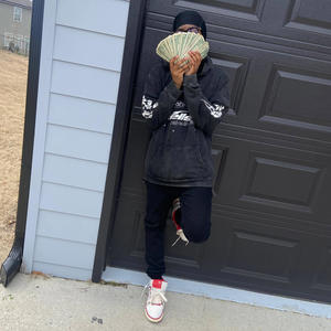 She A Ho (feat. luhjr) (Explicit)