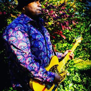 Hold Me Down (feat. DC Muziq)