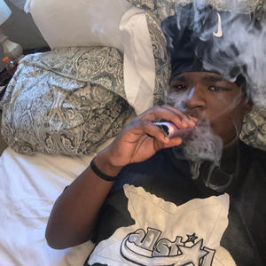 Turn me up (feat. GbodygSix) (Explicit)