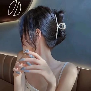 玫瑰不一定要成为松柏 (坏女孩肥振华)