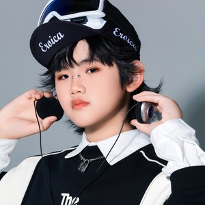 十二岁的翅膀 (伴奏)