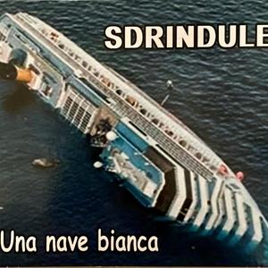 Una nave bianca