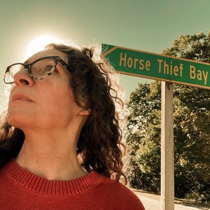 Horse Thief Bay Road