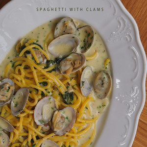 spaghetti with clams