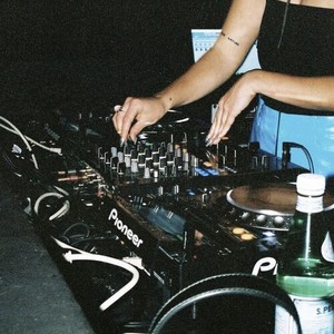 Ella Lo Que Quiere Es Party