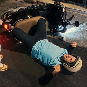 Hollywood (feat. Gaetano)