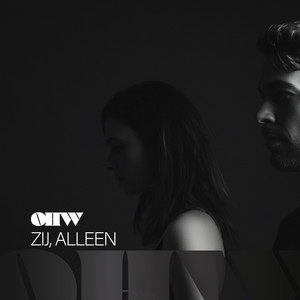 Zij, alleen