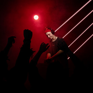 тук-тук (Explicit)