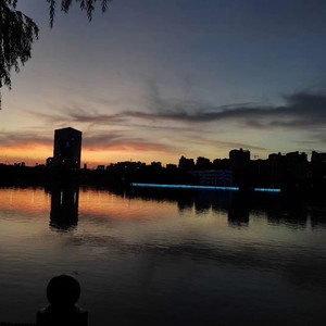 捂住情话 (伴奏)