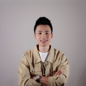 手握着梦想握着现实