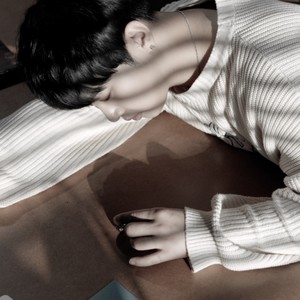 모른척 지내요 (Pretend you don't know)