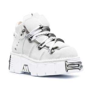 white rocks look like g fazos (Explicit)