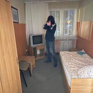 kiedy patrzę w róg pokoju widzę Ciebie jak śpisz / synth rmx