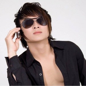 Đến Sau Một Người