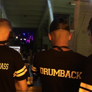 los compañias drumback y sellrude