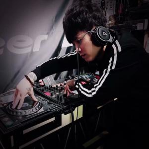 佬坤-DJ佬坤作品：电音磁场Uubstep大厅EDM (DJ佬坤 remix)