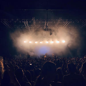 Hold On, We're Going Home. flip