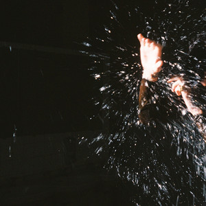 Algo Me Golpea El Pecho