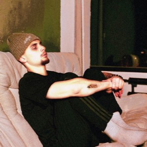 Она ХОТ! (Explicit)